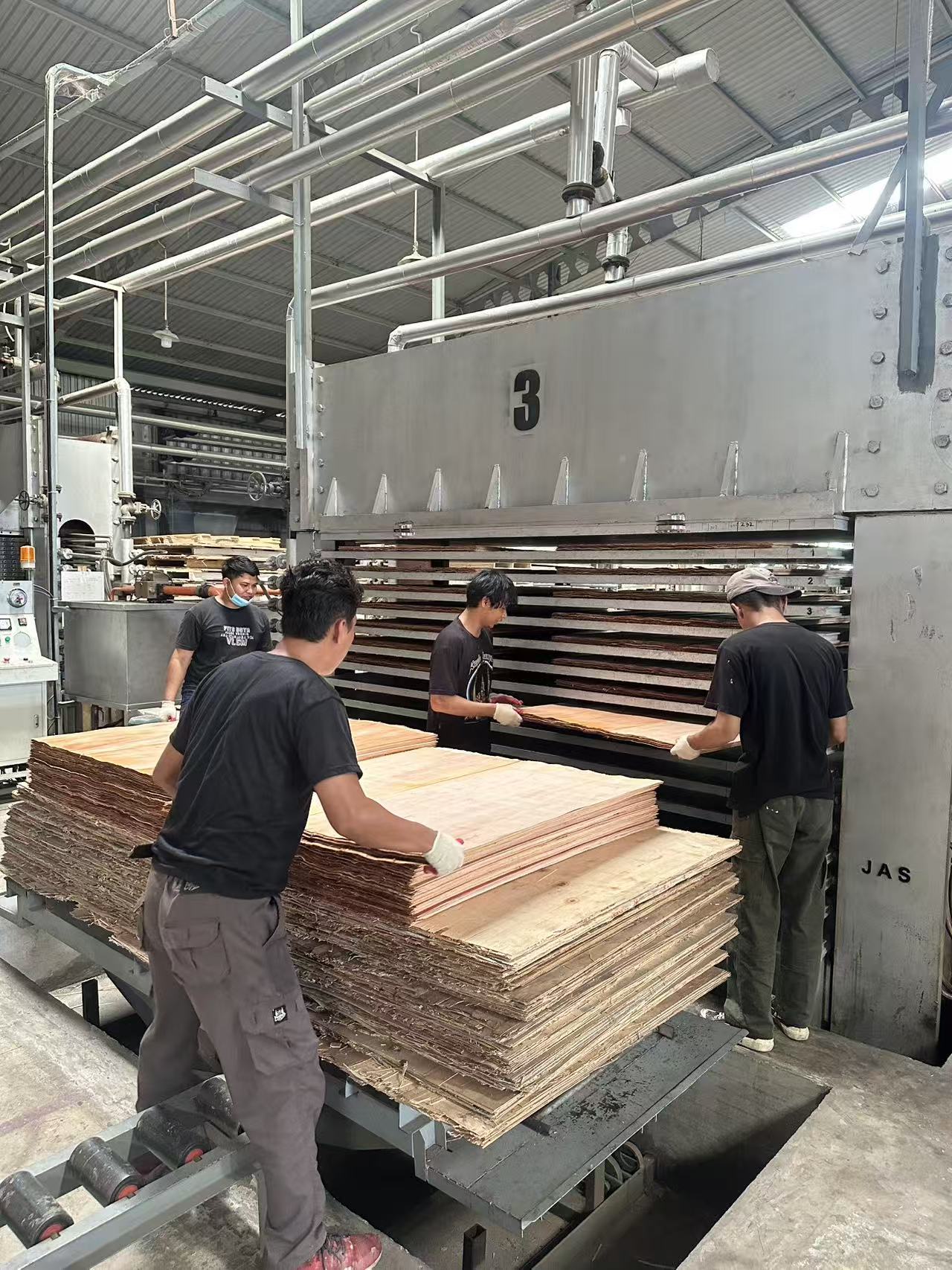 Hot press equipment used in wood manufacturing
